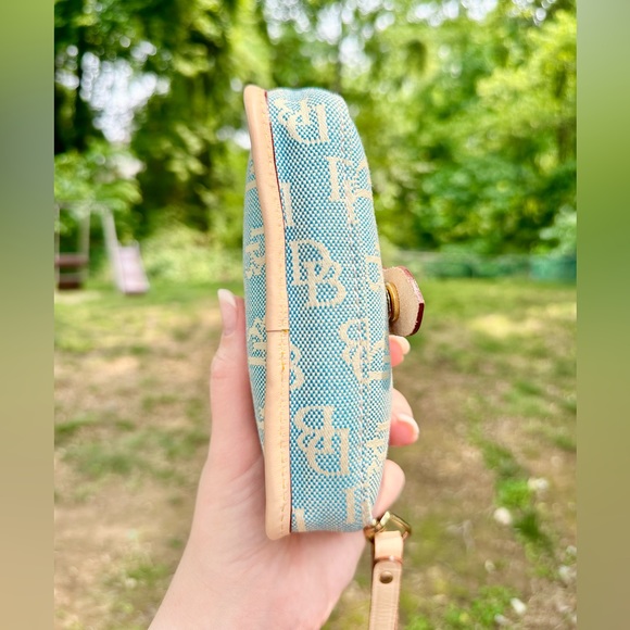 Y2K Dooney & Bourke Wristlet Baby Blue Monogram Canvas with Strap Like New - Picture 7 of 7